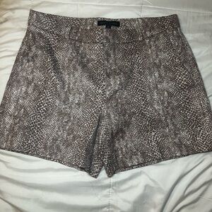 Banana Republic Women’s Snake Skin Pattern Shorts Pockets Cotton Blend Size 2